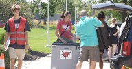 UNO welcomes students to campus as move
