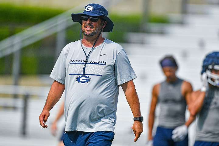 Greenwood edges West, maintains streak