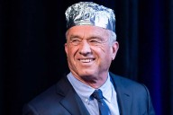 "Dangerous buffoon" RFK Jr. flat