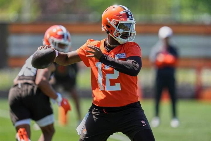 Browns' Shedeur Sanders throws TD pass in NFL preseason debut against Panthers