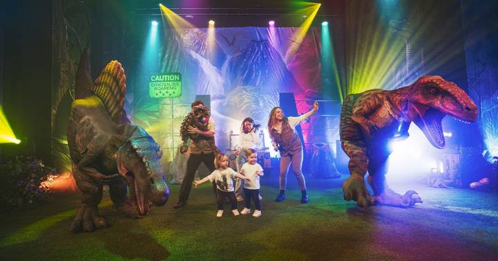 I took my toddler to see show with 'Europe's largest dinosaurs' and we loved it