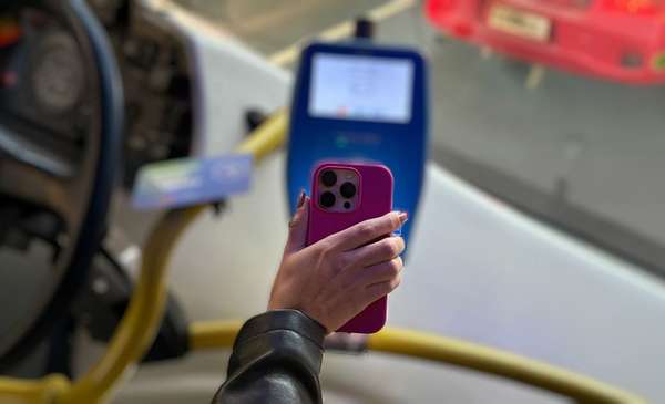 Los pasajeros ya pueden pagar el colectivo con una nueva billetera virtual