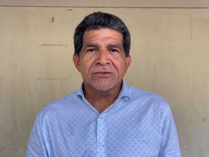 Ola de represión sindical: detienen sin orden judicial al profesor Roberto Campero