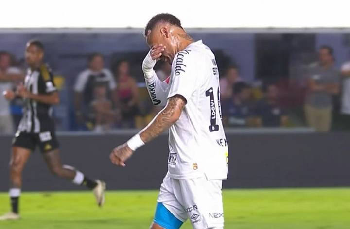 Vasco golea por 0-6 al Santos de Neymar ante atónita afición que da la espalda al equipo