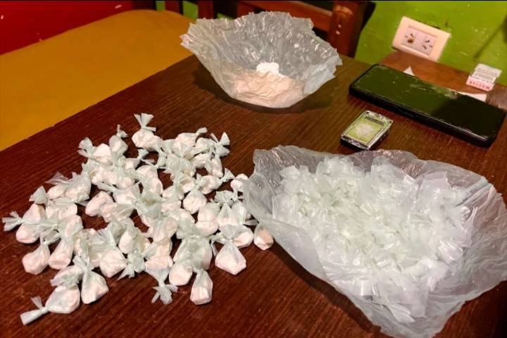 Peritaje de celulares reveló venta de drogas: dos detenidos y secuestro de cocaína