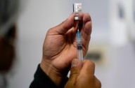CVS, Walgreens requiring prescriptions for COVID