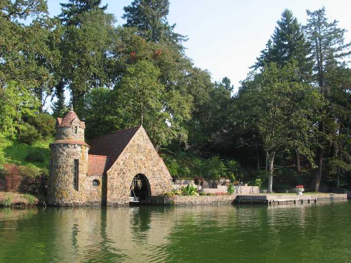 Lake Oswego boat tour dishes facts and lore and about lakeside landmarks