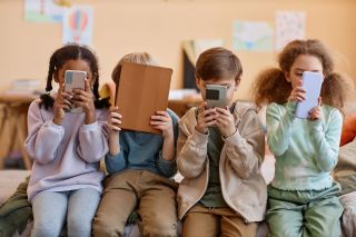 Lo que sabemos de la autorregulación y la tecnología entre los niños