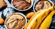 Cómo hacer muffins con frutas frescas, saludables y sin harina en pocos minutos