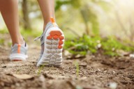 Caminata japonesa. Qué tan efectiva es para reemplazar los 10.000 pasos diarios y mejorar la salud del corazón, según expertos