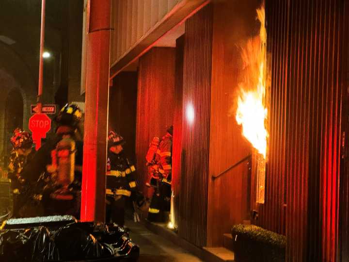 All-hands fire in luxury DUMBO townhouse Wednesday night