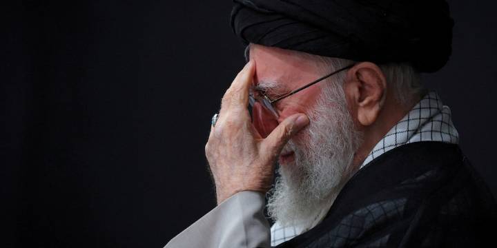 Luego del impacto de la guerra de los doce días crece la presión social y política en Irán