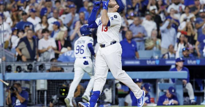 The Sports Report: Max Muncy has big night as Dodgers win