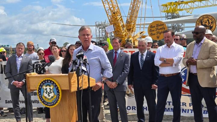Officials urge Trump to revoke stop work order for Revolution Wind farm