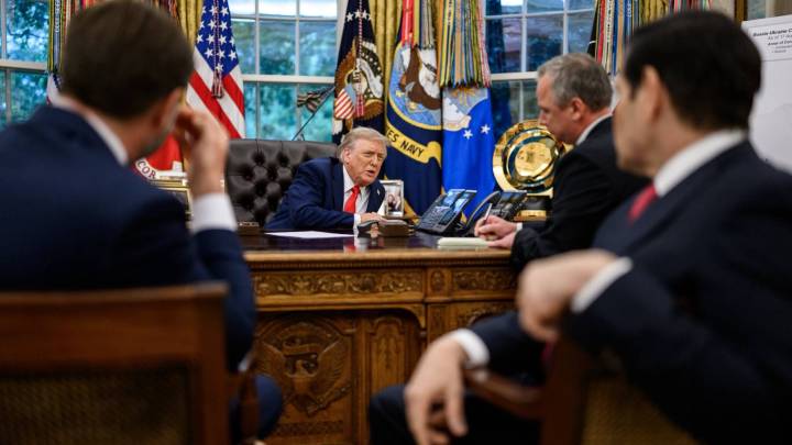 ¿Cómo Fue la Llamada entre Donald Trump y Vladimir Putin? Casa Blanca Publica Foto del Momento
