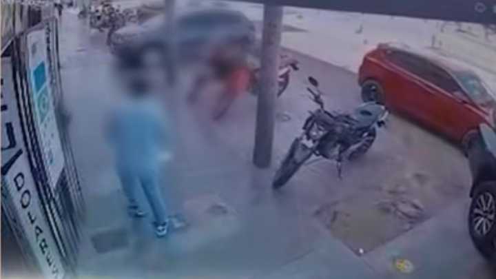Trujillo: Agente de seguridad abate a delincuente que intentó asaltar a cambista (VIDEO)