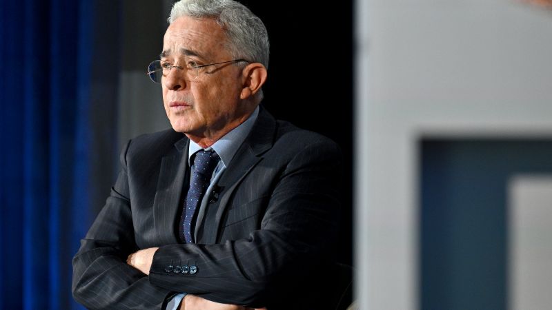 Tribunal de Colombia resuelve que el expresidente Álvaro Uribe pueda enfrentar en libertad el proceso en su contra