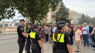 Indignación, nerviosismo y lágrimas ante la tala de plataneros en Martínez de Velasco