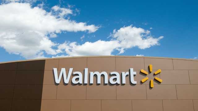 Walmart is showing it can keep pulling in shoppers and outpacing rivals like Target in an uncertain economic environment