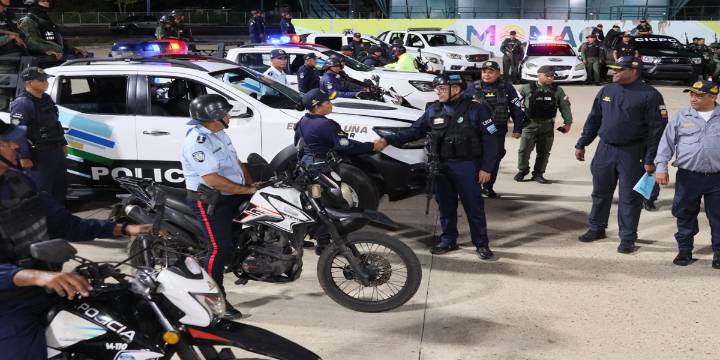 Despliegan funcionarios en operativo nocturno