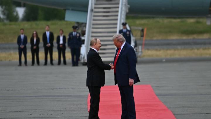 Actualizaciones en vivo: la cumbre entre Trump y Putin, y D.C. demanda por “toma hostil”