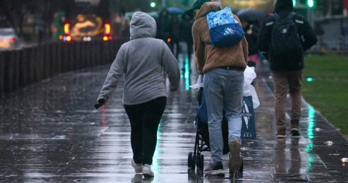 Cuándo comienza y cómo será la próxima lluvia en Santiago, según el tiempo