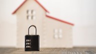 ¿Se puede embargar una casa a nombre de dos personas? Explicación legal y procedimiento