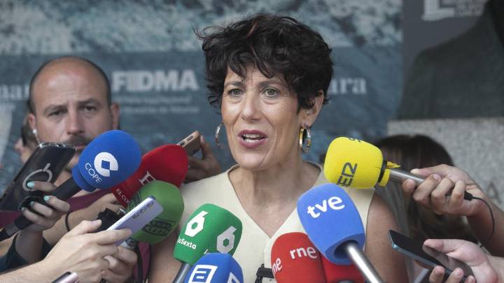 Colocan una bandera nazi en el centro al que han sido trasladados diez menores migrantes