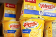 Kraft Heinz nears deal to break up, WSJ reports