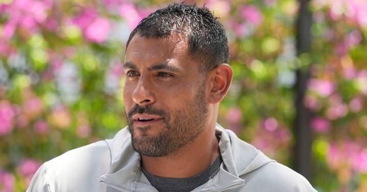 Dolphins outside linebackers coach arrested for battery in Fort Lauderdale, records show