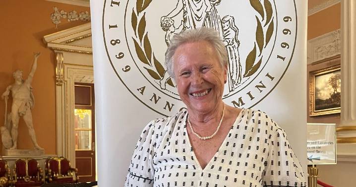Dartmouth volunteer wins national award for hospice service