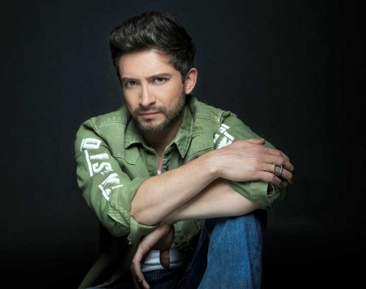 Mezcla de pop y regional, la carta de César Porto