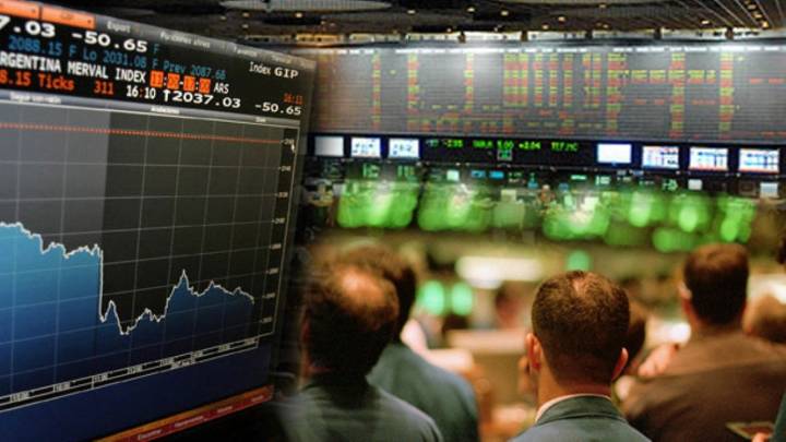 Con supertasa y más liquidaciones, el dólar oficial cotizó a la baja