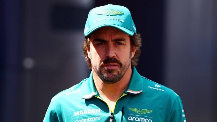 Alonso carga contra Aston Martin: "Ha sido un pequeño milagro, no merecíamos los puntos"