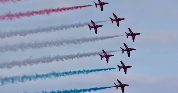 Red Arrows and fireworks dazzle over Sidmouth