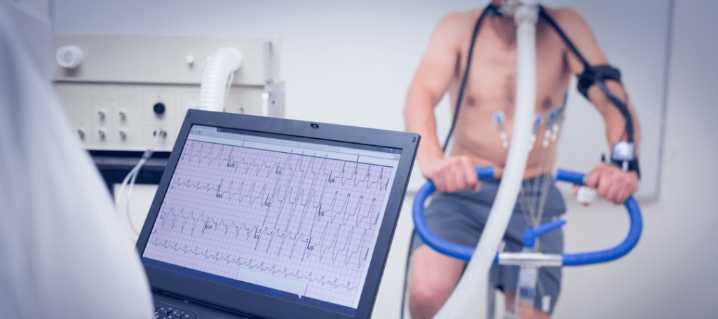 Proponen que centros deportivos y gimnasios cuenten con equipo médico básico