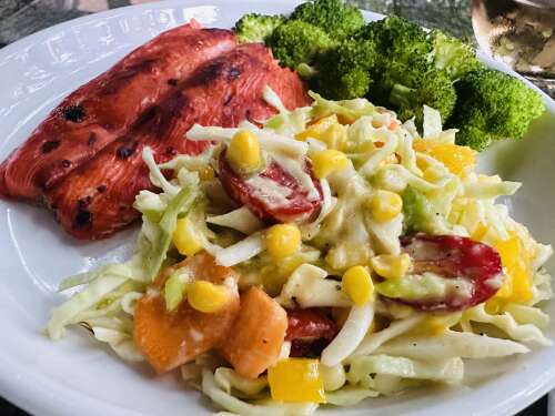 Sweet corn to share: Salad with ‘creamy’ vinaigrette the perfect side dish for late