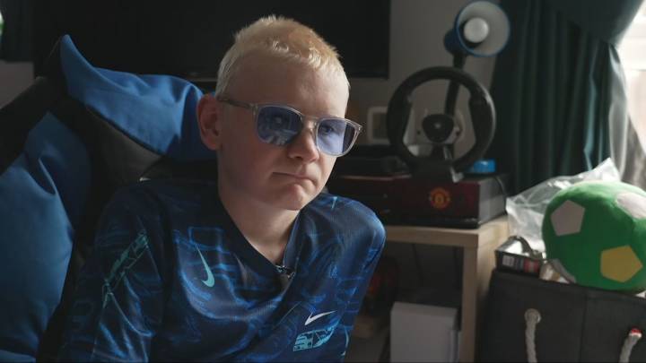 Rochdale teen who suffers daily seizures 'scared' for safety after transport funding cuts