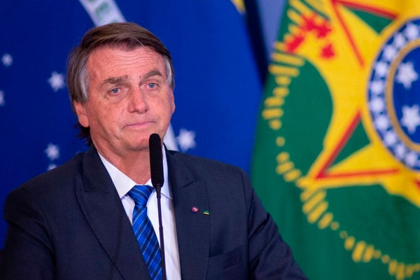 Policía brasileña aseguró que Jair Bolsonaro planeó una solicitud de asilo político a Javier Milei