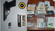 Operativo cerca de una iglesia: secuestran dinero, drogas y un arma