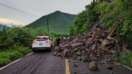 Reportan deslave en la carretera Ario de Rosales