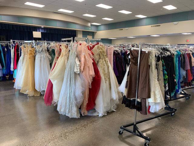 Peoria Rotary club provides dresses for students attending homecoming