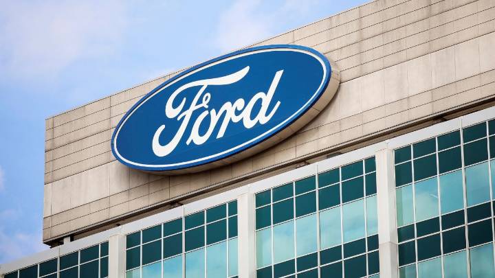 Ford Delays Electric Pickup, Van to 2028 as It Chases Smaller, Affordable Options