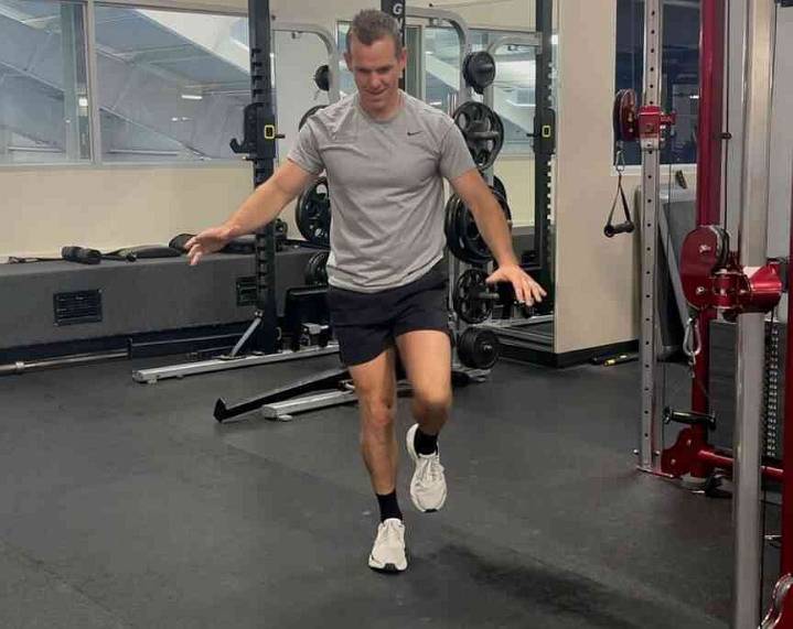 MASTER CLASS: Single Leg Burpee a perfect addition to your fall workout