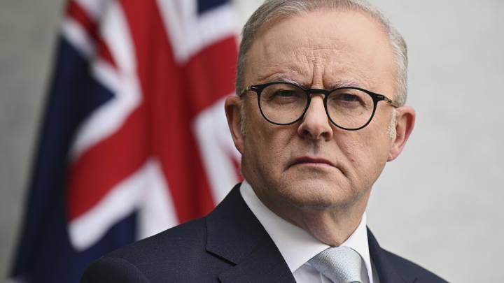 Australia accuses Iran of organizing antisemitic attacks and expels ambassador