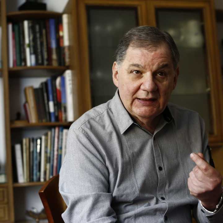 ALGUIEN QUE ROMPA LAS TABLAS DE LA LEY, columna de León Trahtemberg