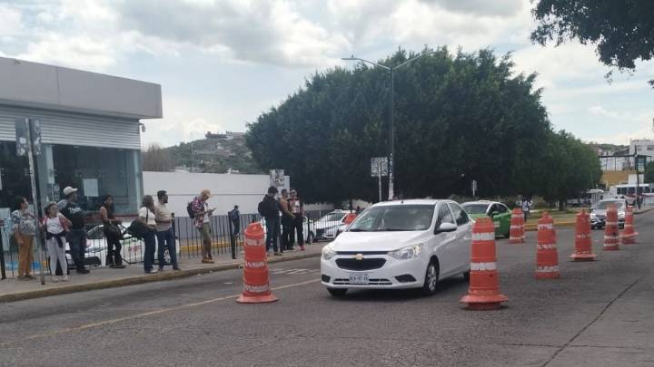 Taxistas de Guanajuato acusan negligencia para combatir pirataje y regular mototaxis