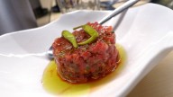 La receta viral de tartar de tomate que se hace en minutos y es de otro mundo