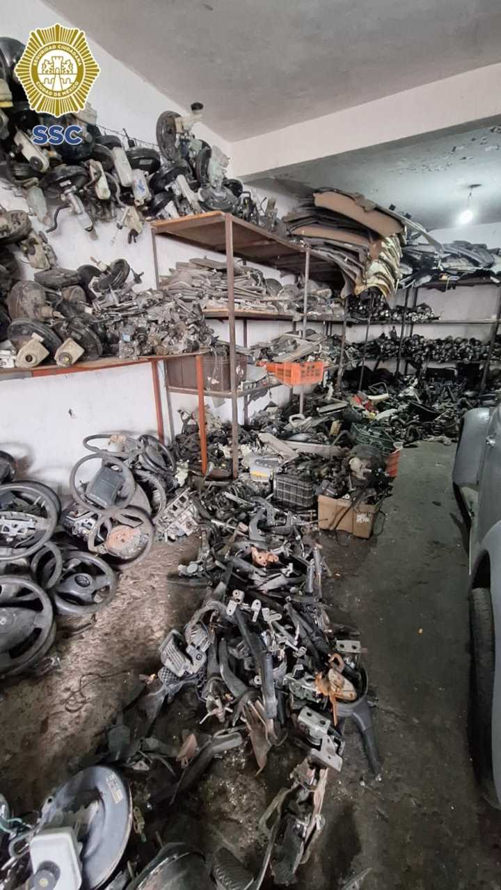 ¡Golpe al contrabando! Aseguran 16 toneladas de autopartes en Iztapalapa
