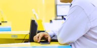 Reclamos a empresas de telecomunicaciones bajaron, pero una recibe cuatro veces más quejas